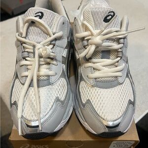 ASICS woman’s Gel NYC 2055 cream pure silver